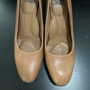 Sofft brand womens leather heels/tan/ size 7